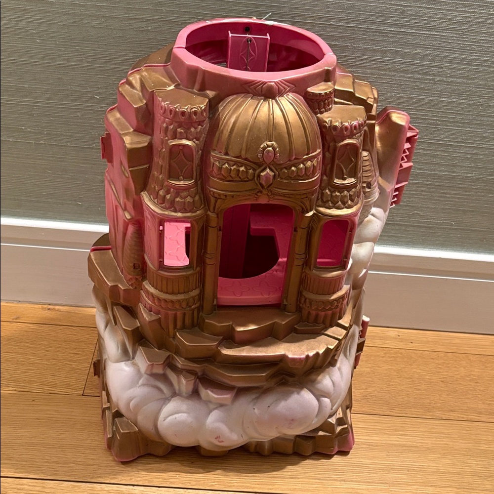SHE-RA Crystal Castle and Playset - Picture 12 of 13